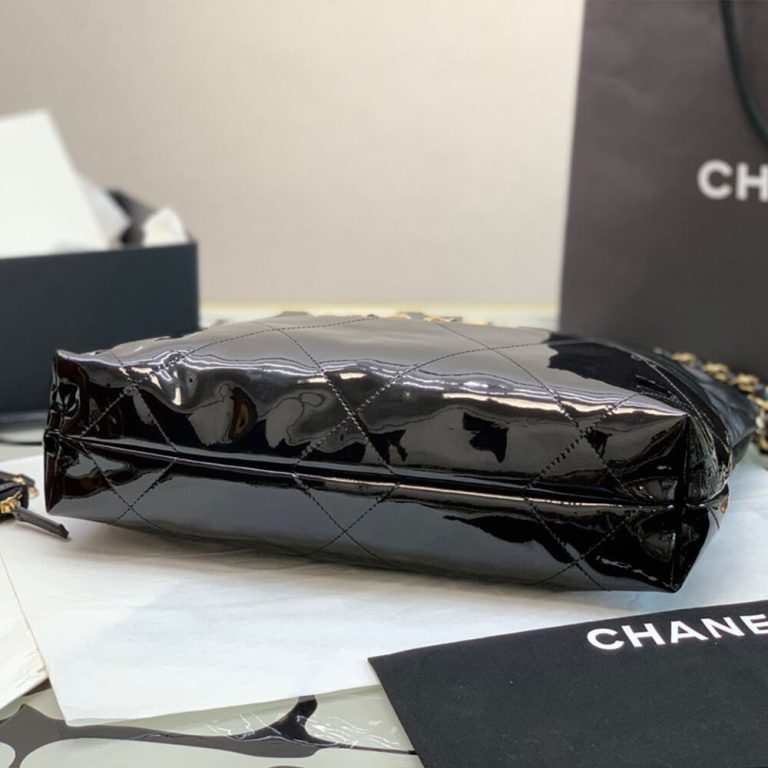 Ch**el 22 SMALL HANDBAG