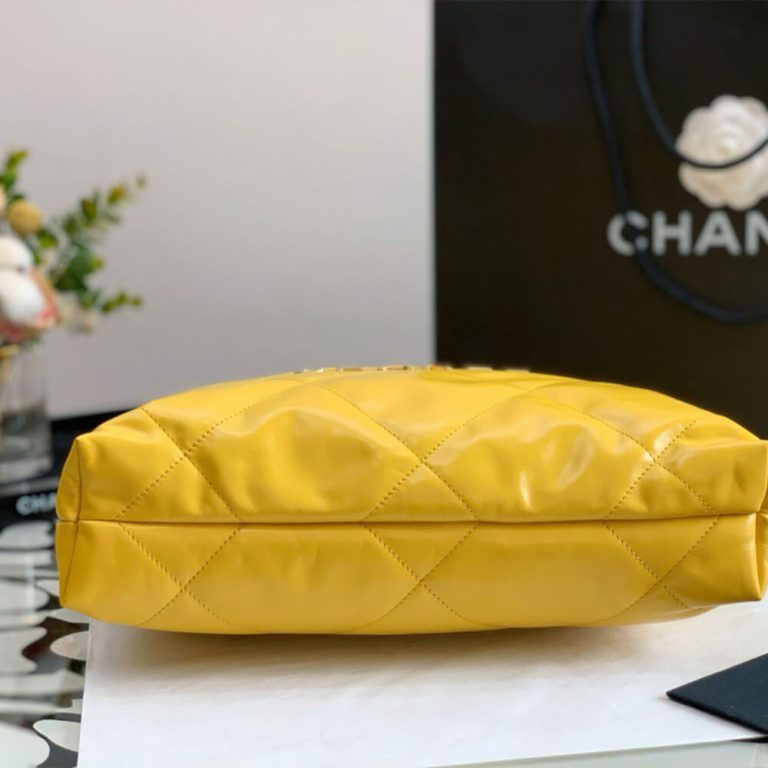 Ch**el 22 SMALL HANDBAG