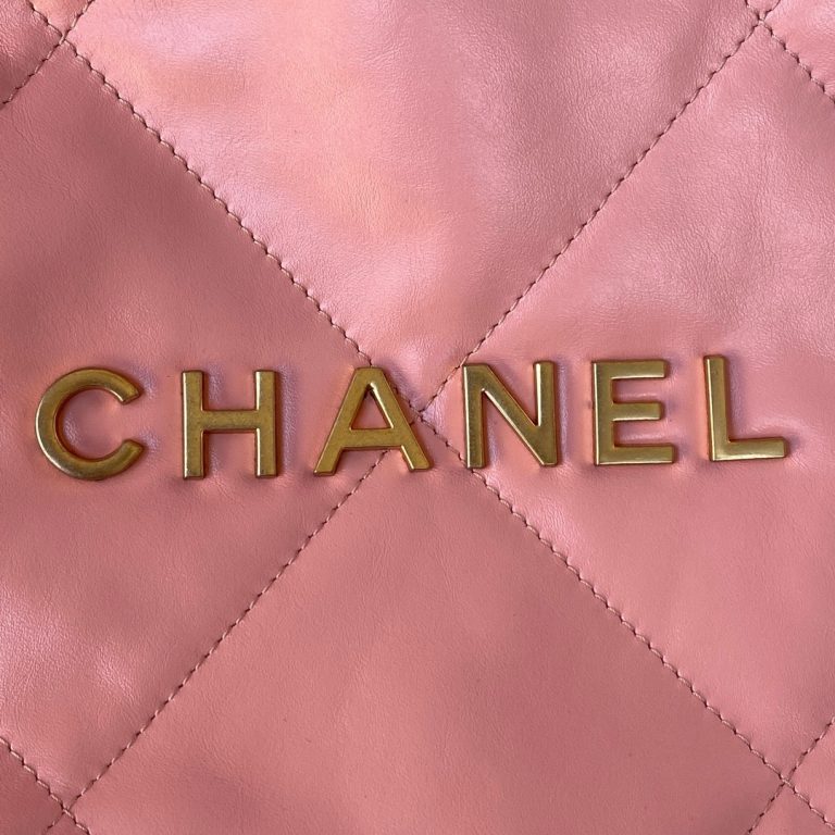 Ch**el 22 SMALL HANDBAG