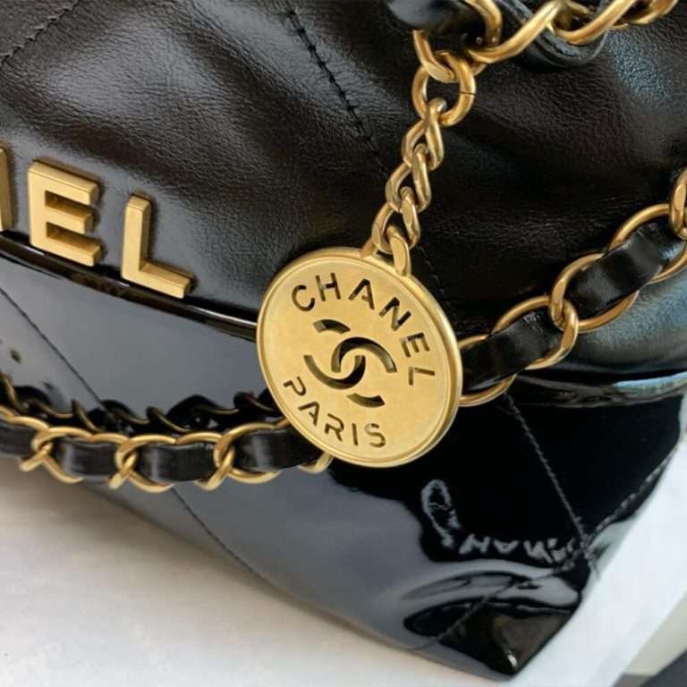 Ch**el 22 SMALL HANDBAG