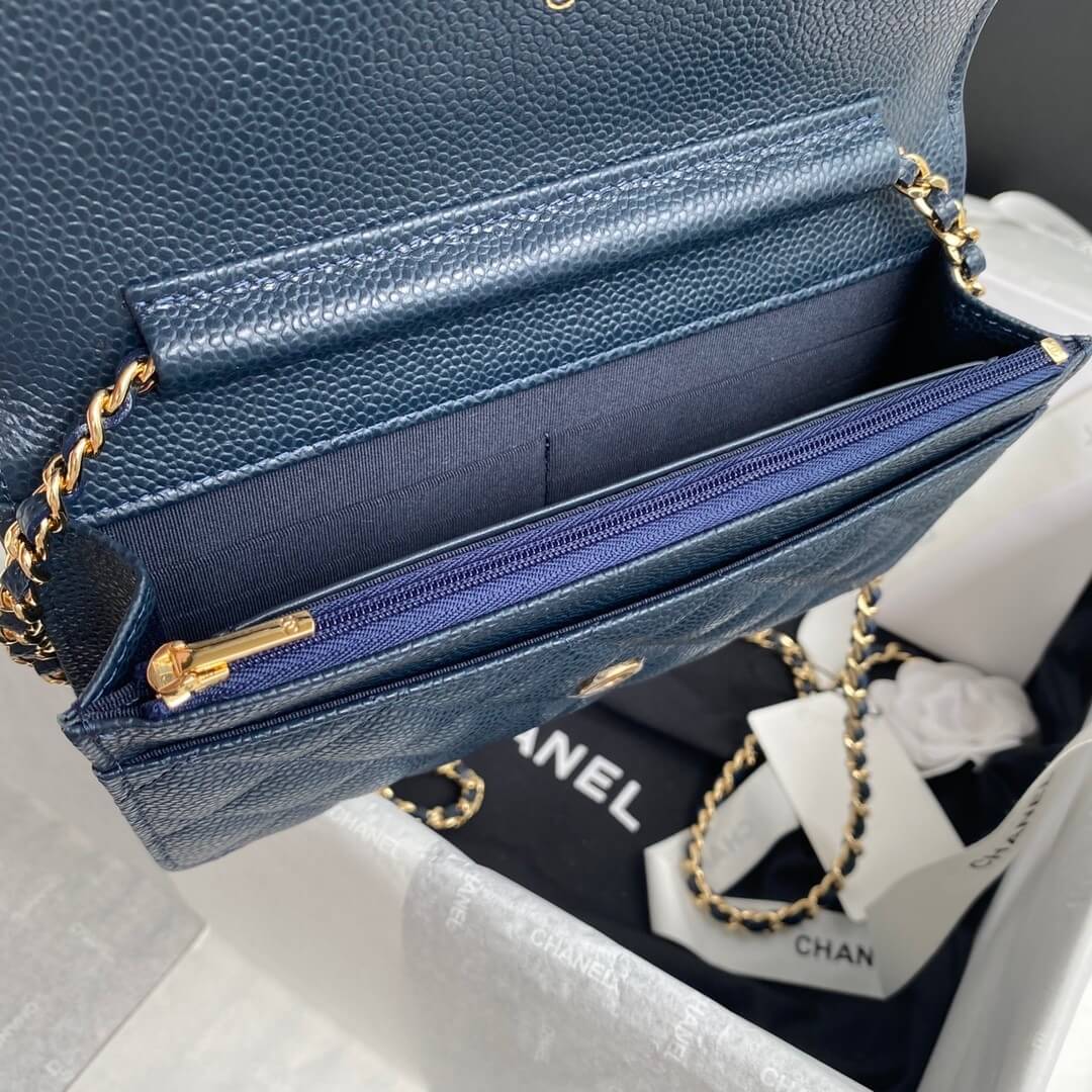 Ch**el classic chain wallet