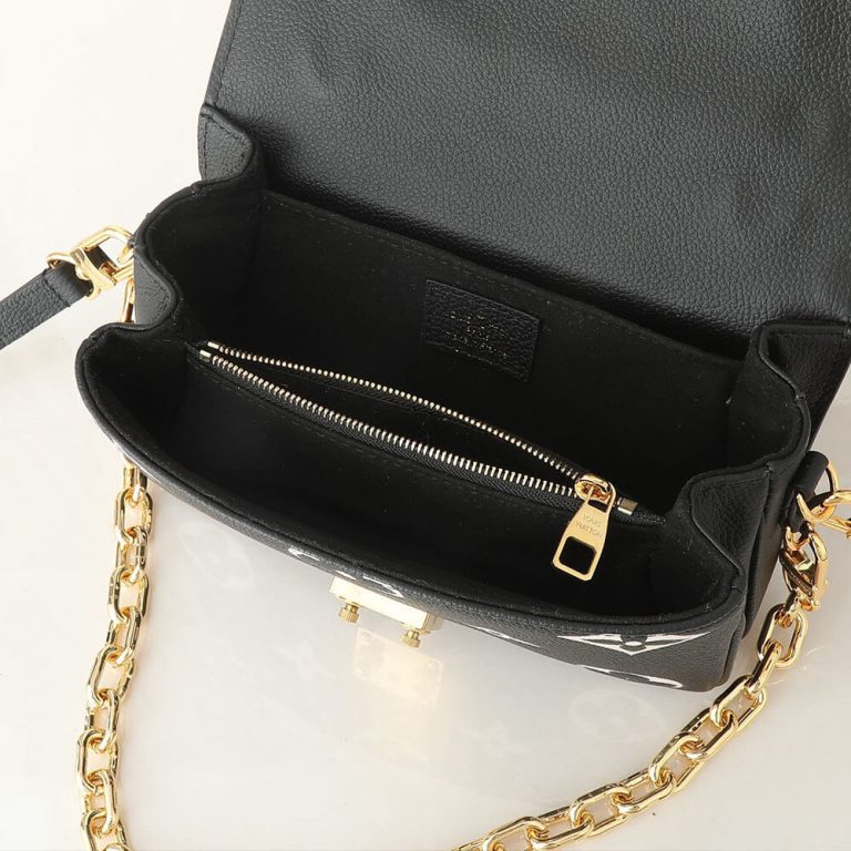 LV Pochette Métis East West