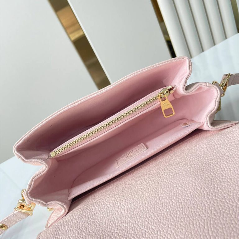 LV Pochette Métis East West