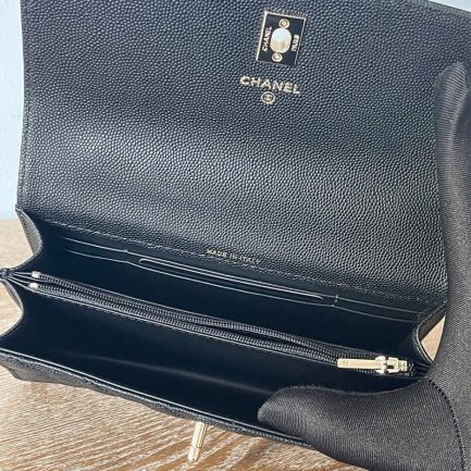Ch**el Chain Clutch