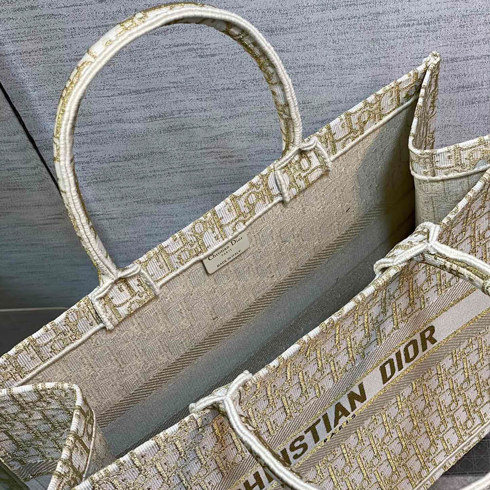 Large D10r Book Tote