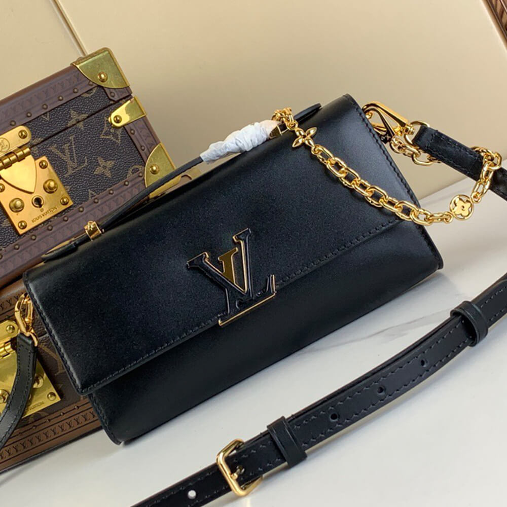 LV Wallet On Chain Capucines