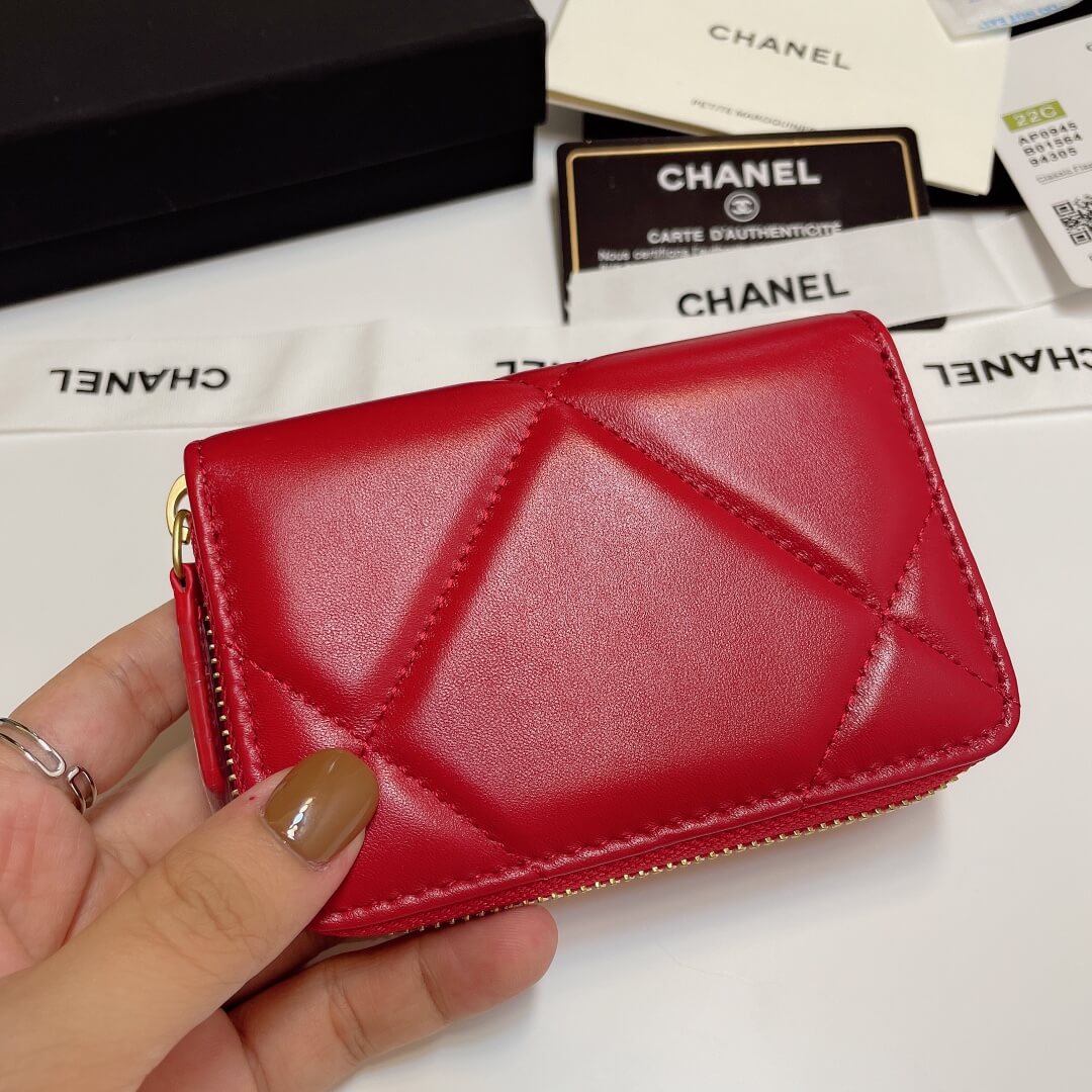 Ch**el Zipper wallet