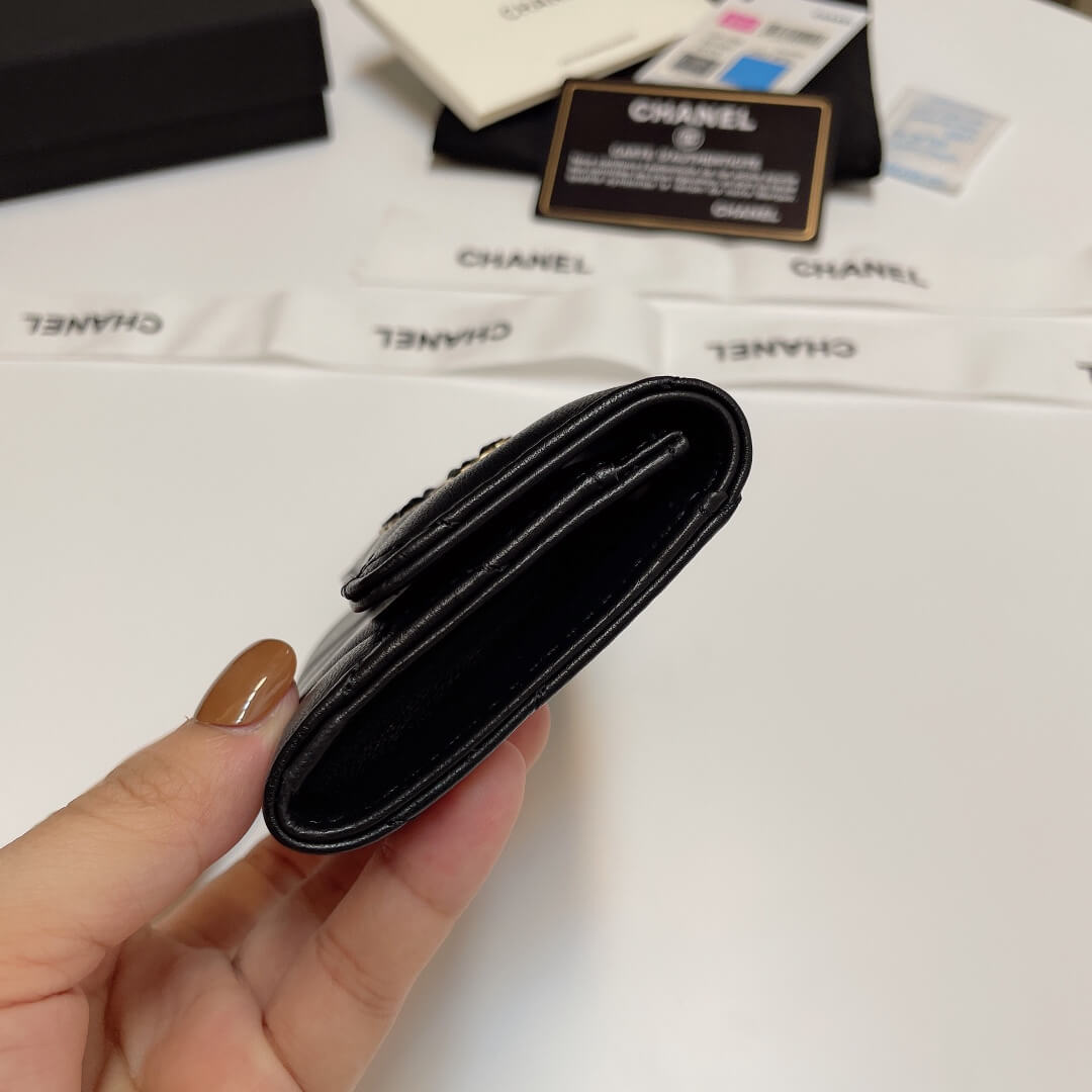 Ch**el 19 card holder with flap