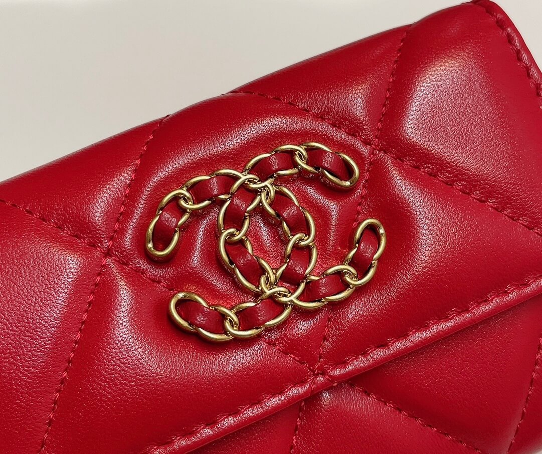 Ch**el 19 card holder with flap