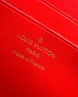 LV Wallet On Chain Capucines