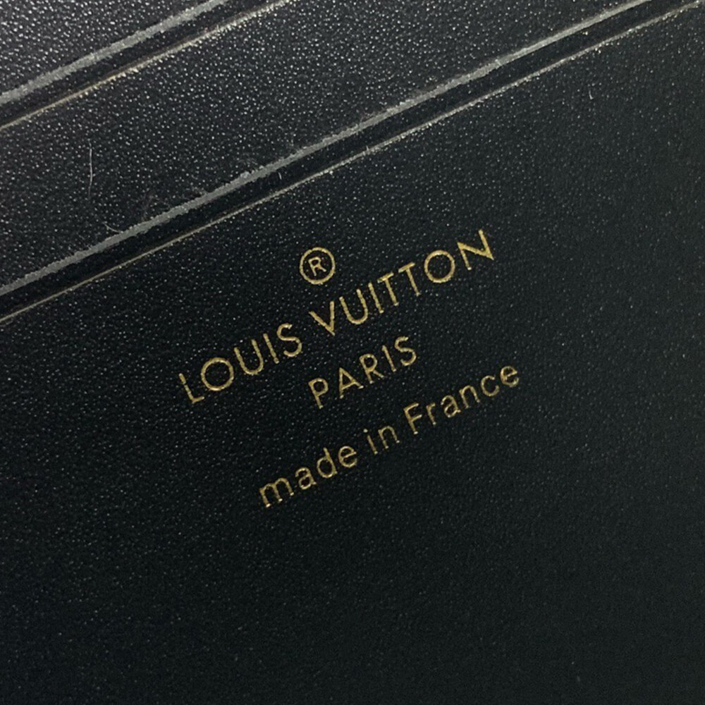 LV Wallet On Chain Capucines