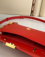 LV Wallet On Chain Capucines