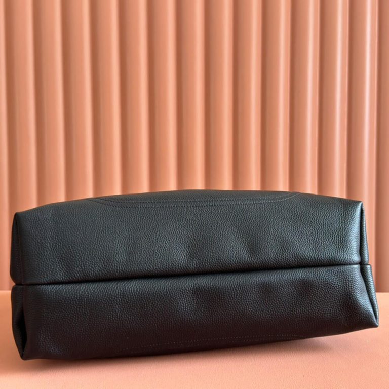 Gvc*1 Softbit maxi shoulder bag(HIGH-END GRADE)