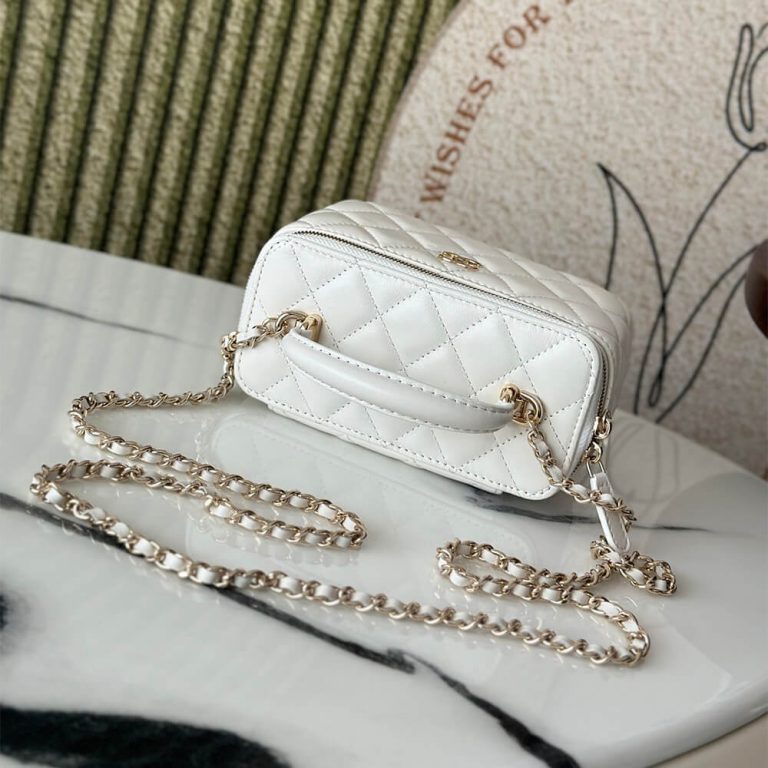 Ch**el Long Vanity with chain