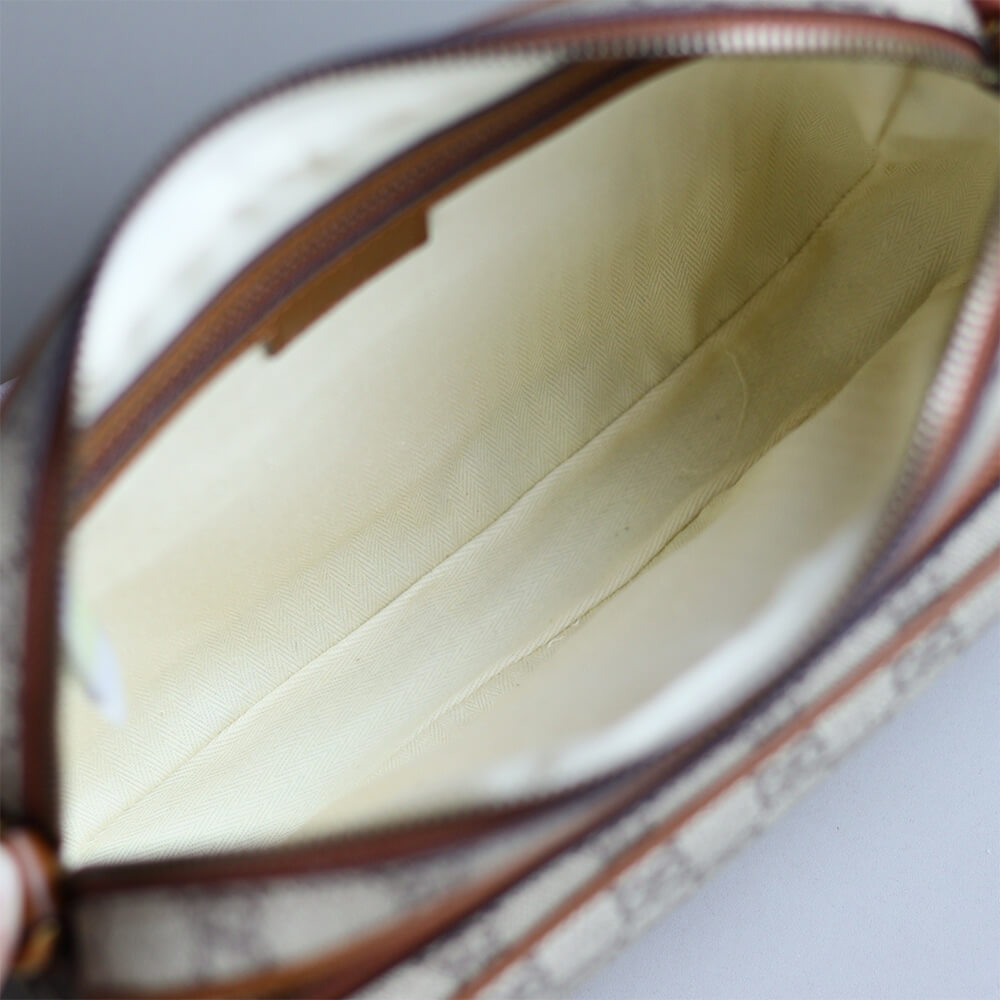 GG Emblem medium crossbody bag