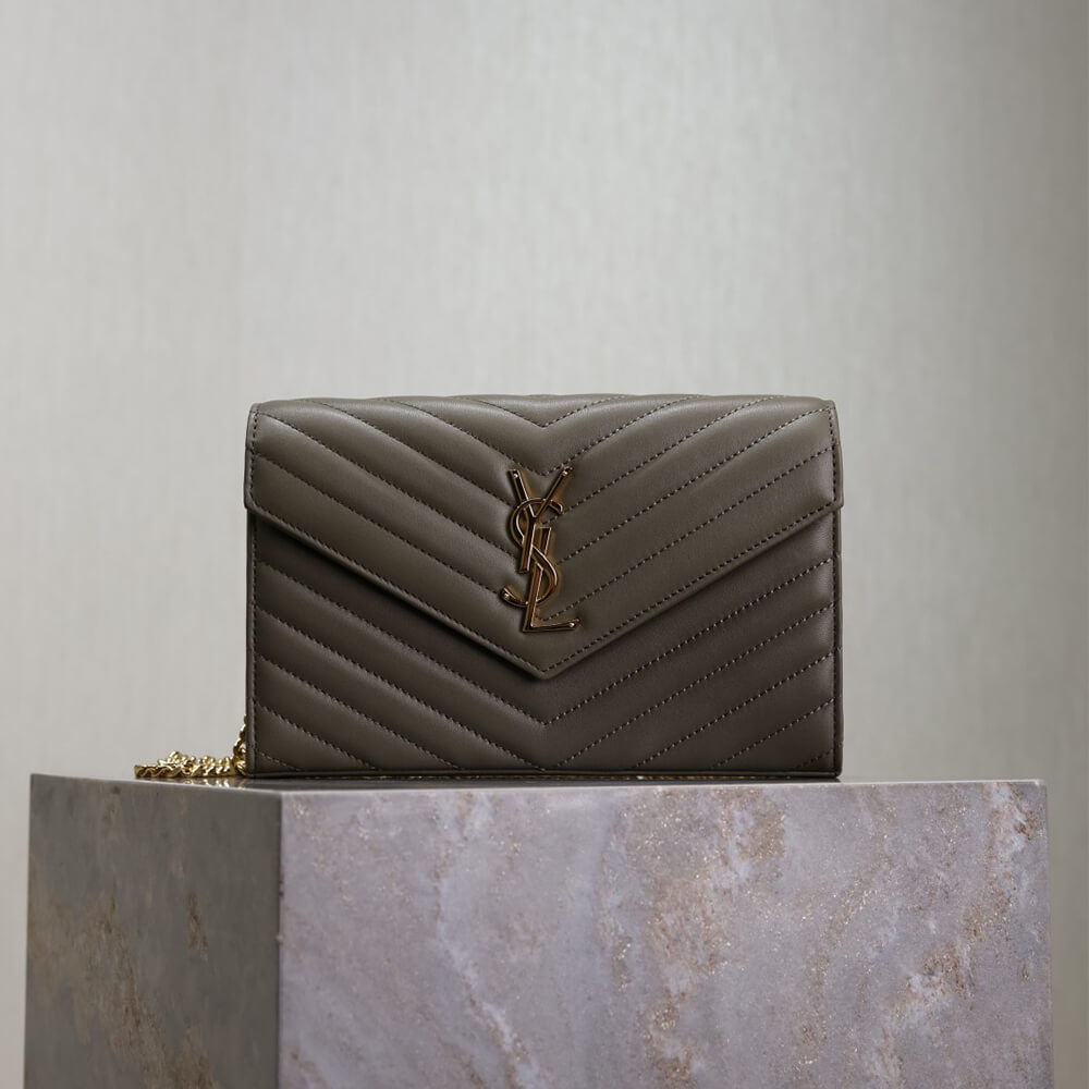 Y51 cassandre chain wallet in lambskin