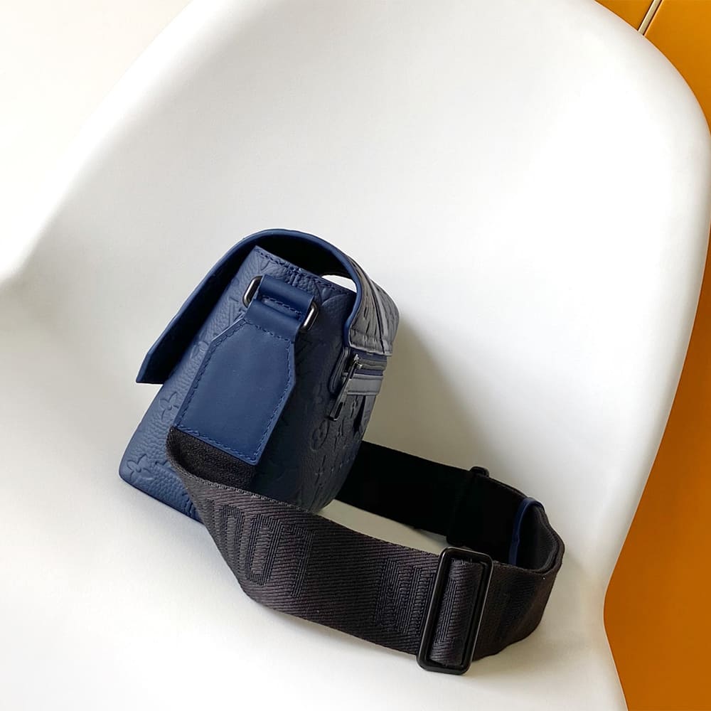 LV S-Cape Messenger