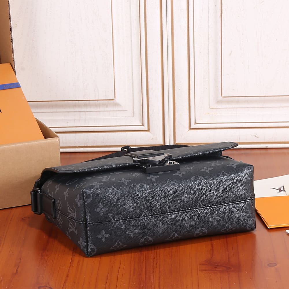 LV S-Cape Messenger