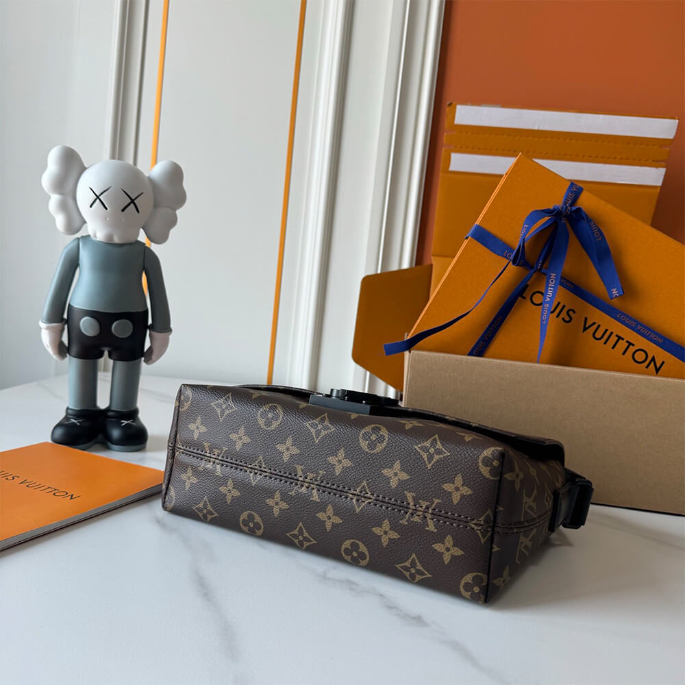 LV S-Cape Messenger