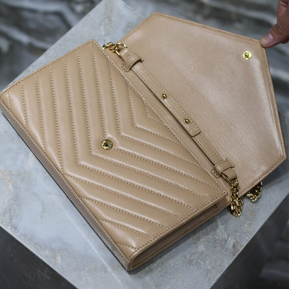 Y51 cassandre chain wallet in lambskin