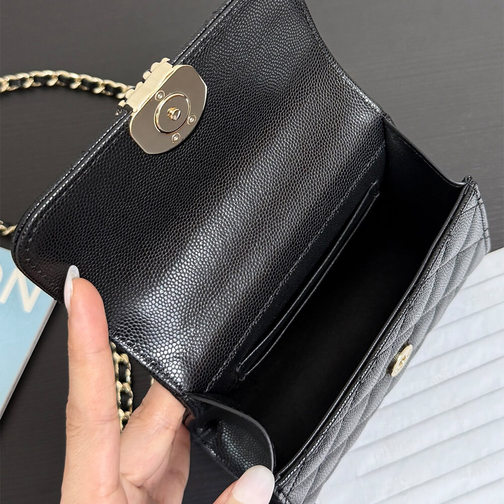 Ch**el Clutch With Chain(HIGH-END GRADE)