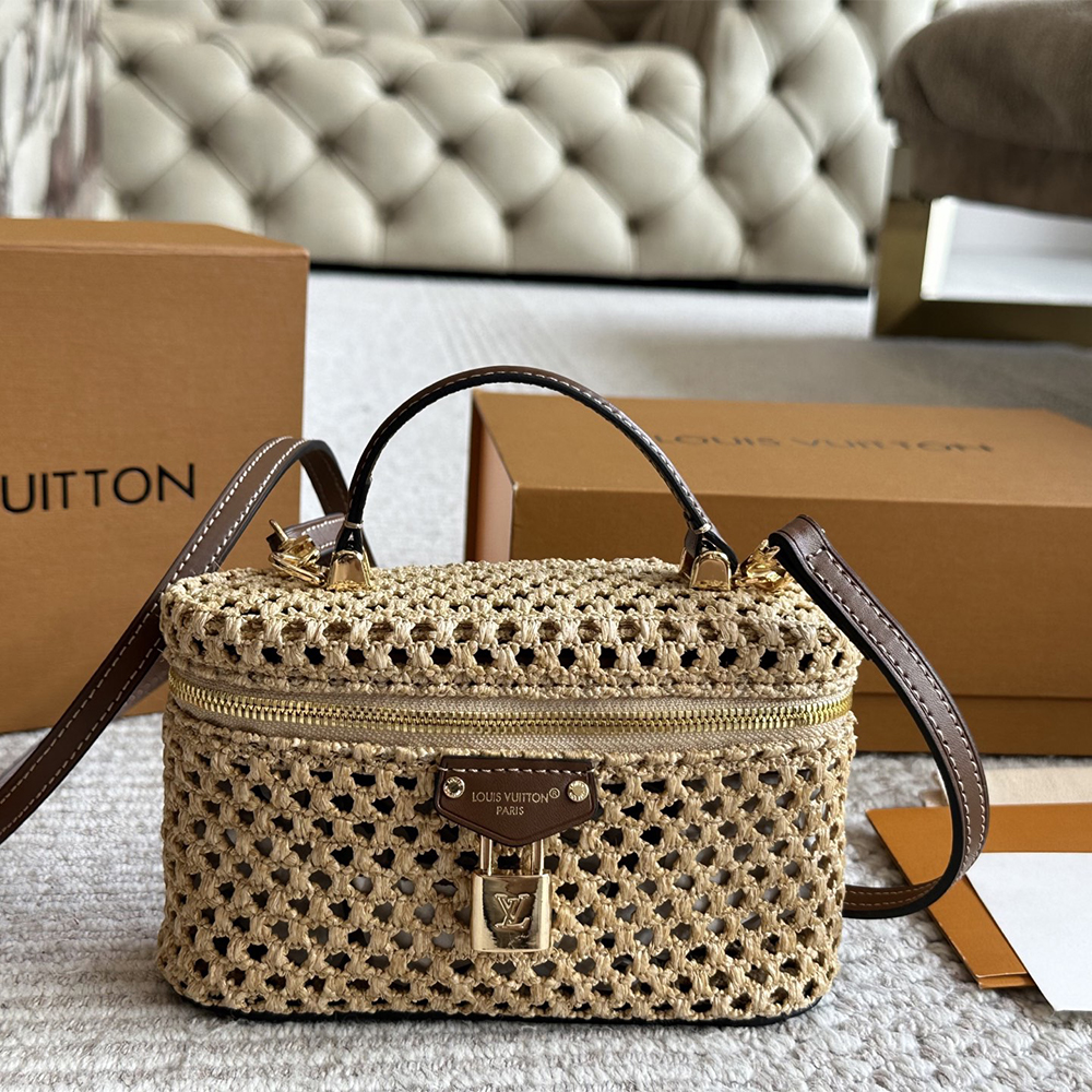 LV Vanity Chain Pouch