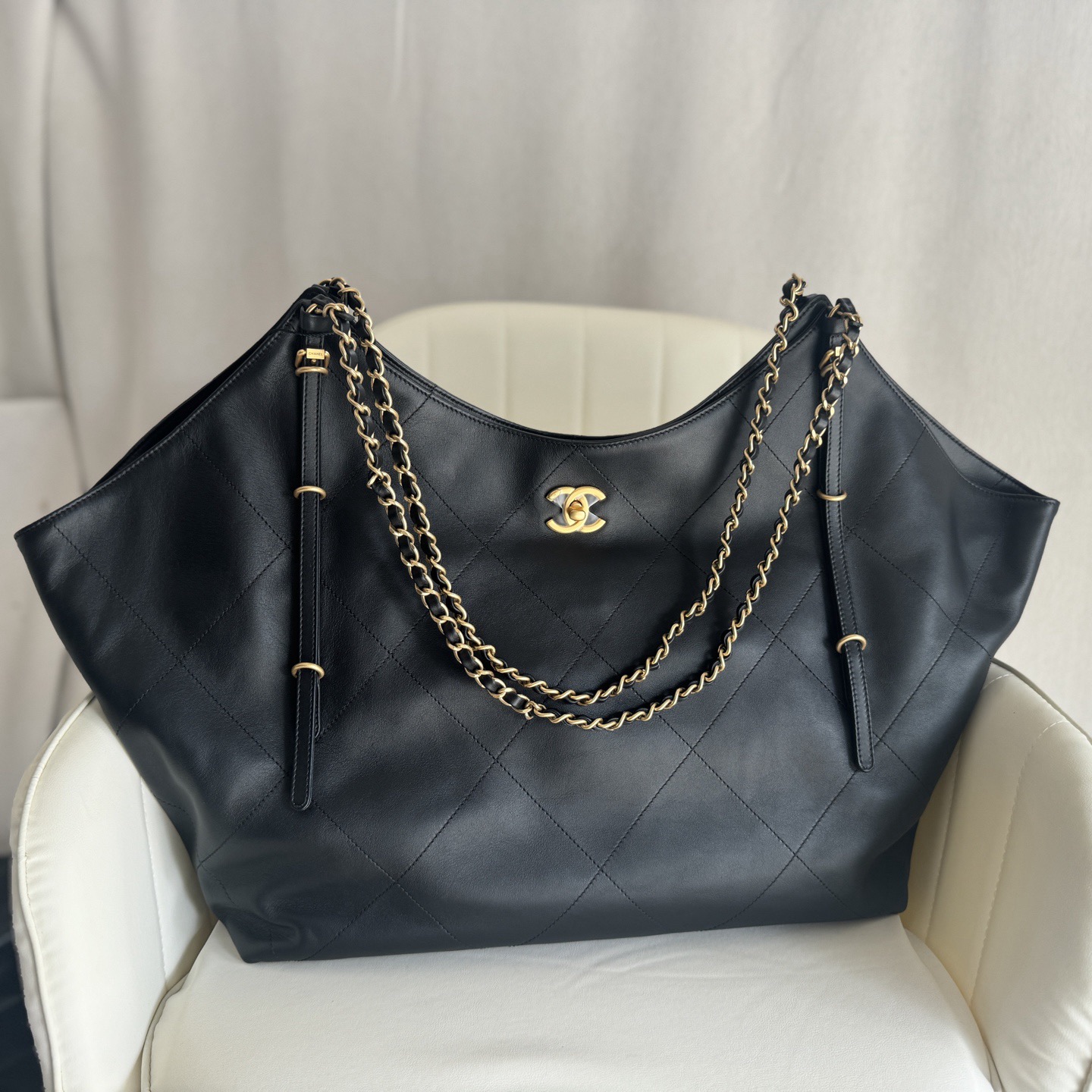 Ch**el Maxi Shopping Bag(HIGH-END GRADE)