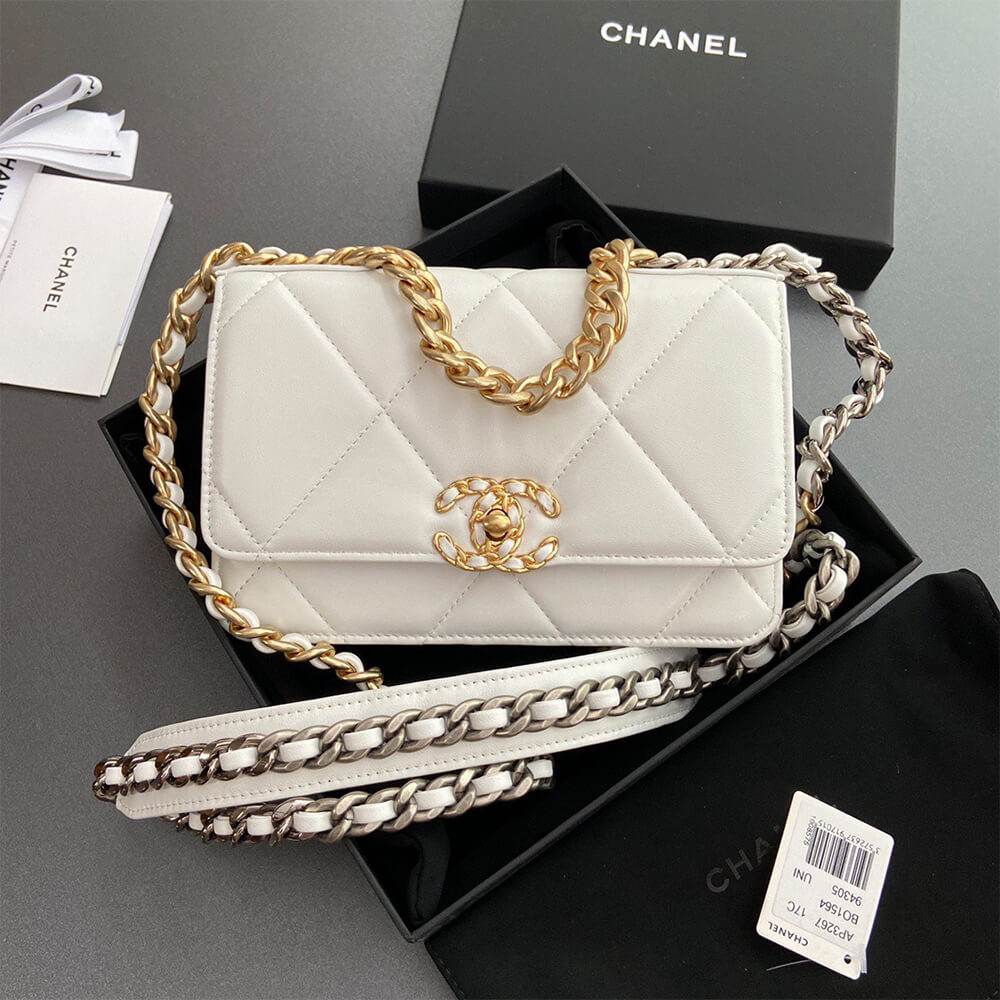 Ch**el 19 Wallet on Chain(high-end grade)