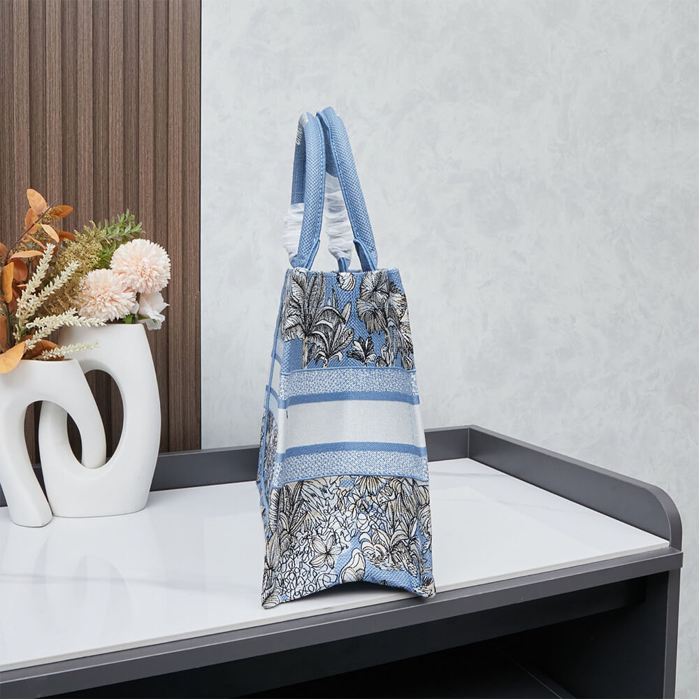 Medium D10r Book Tote