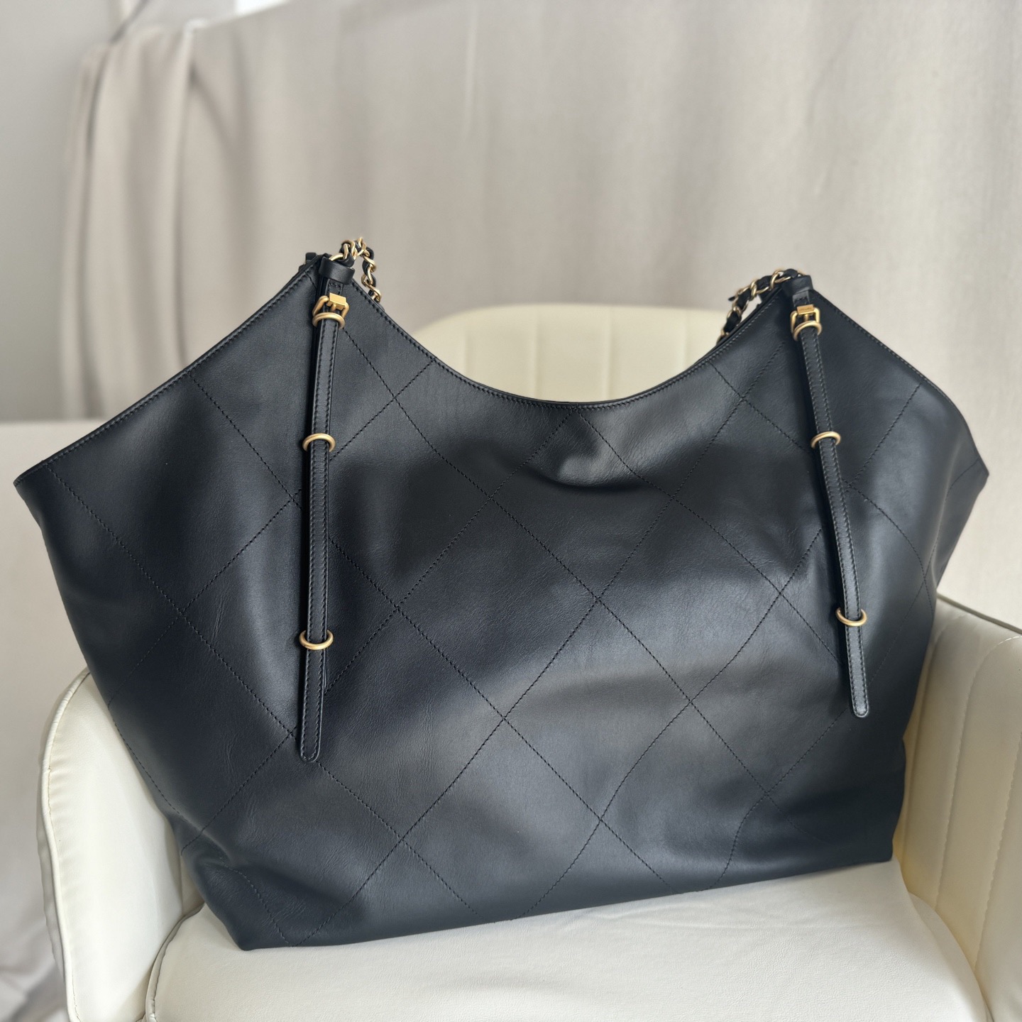 Ch**el Maxi Shopping Bag(HIGH-END GRADE)