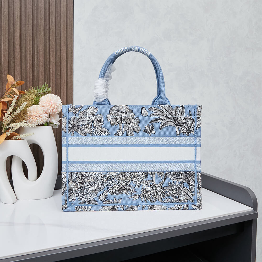Medium D10r Book Tote