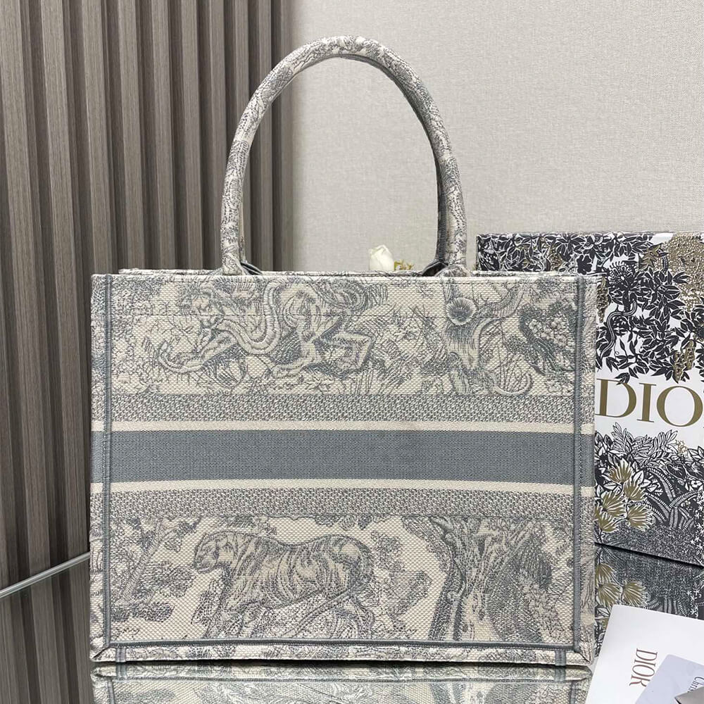 Medium D10r Book Tote