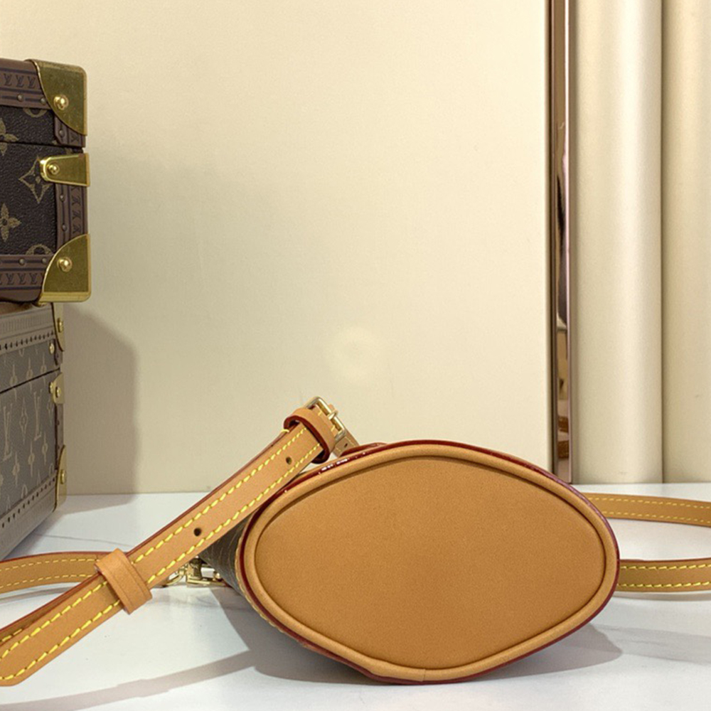 LV ENVELOPE POUCH BAG(HIGH-END GRADE)