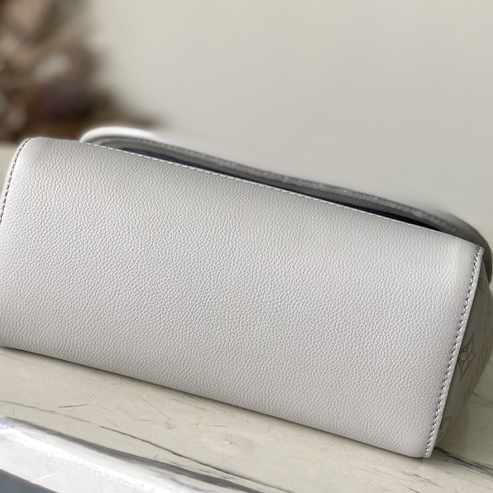 LV PULSE messenger bag(HIGH-END GRADE)