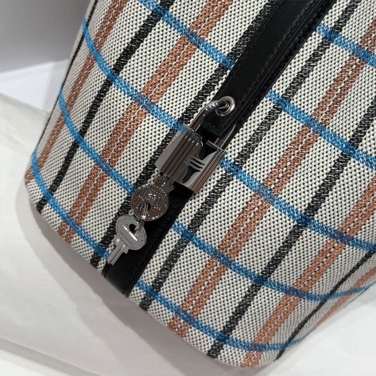 H**me5 Picotin Lock 18 Tote