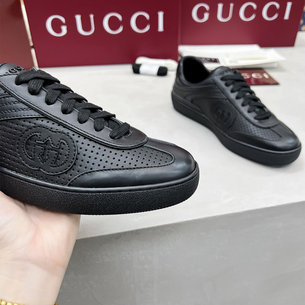 Gvc*1 BLACK Sneakers with logo(high-end grade)