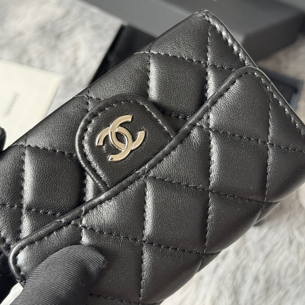 Classic flap card holder