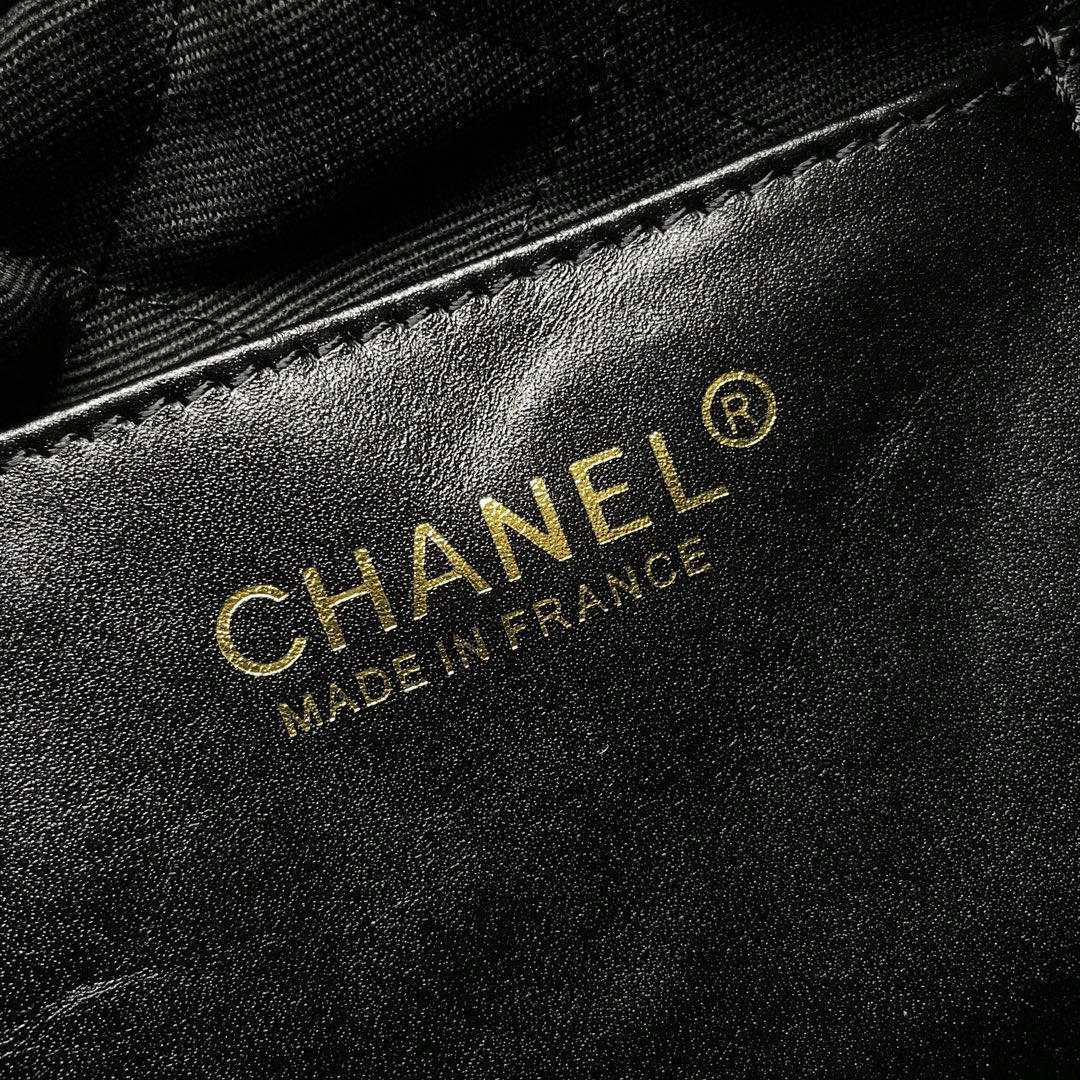 Ch**el 22 mini handbag