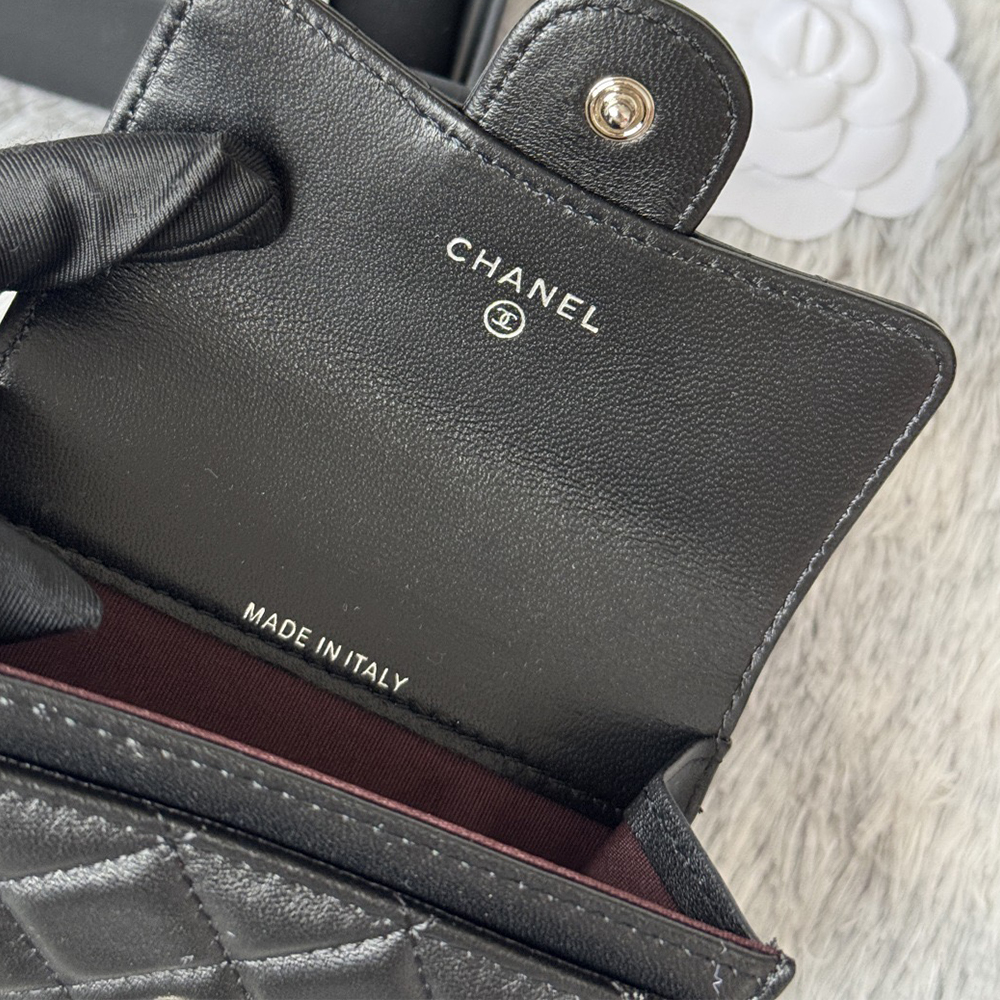 Classic flap card holder