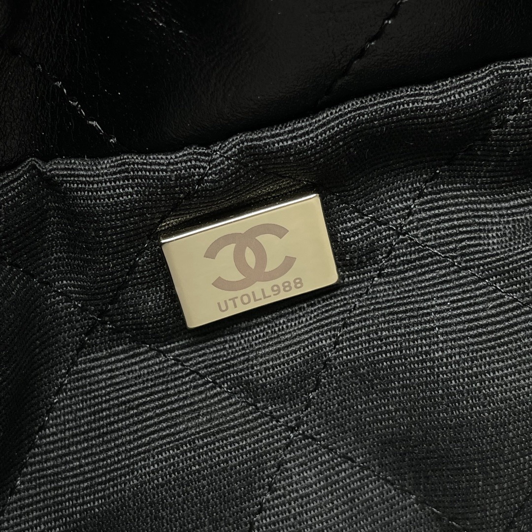 Ch**el 22 mini handbag