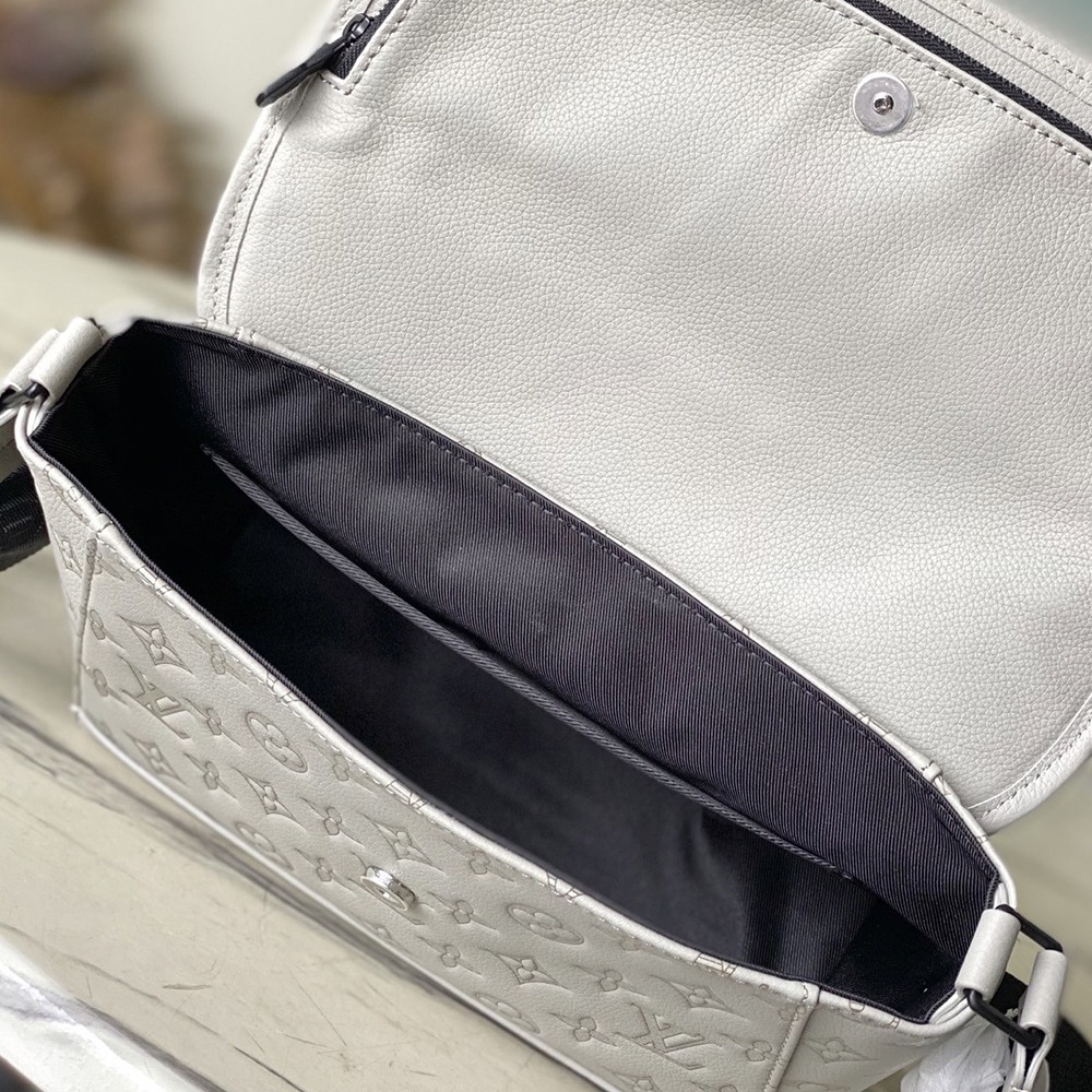 LV PULSE messenger bag(HIGH-END GRADE)