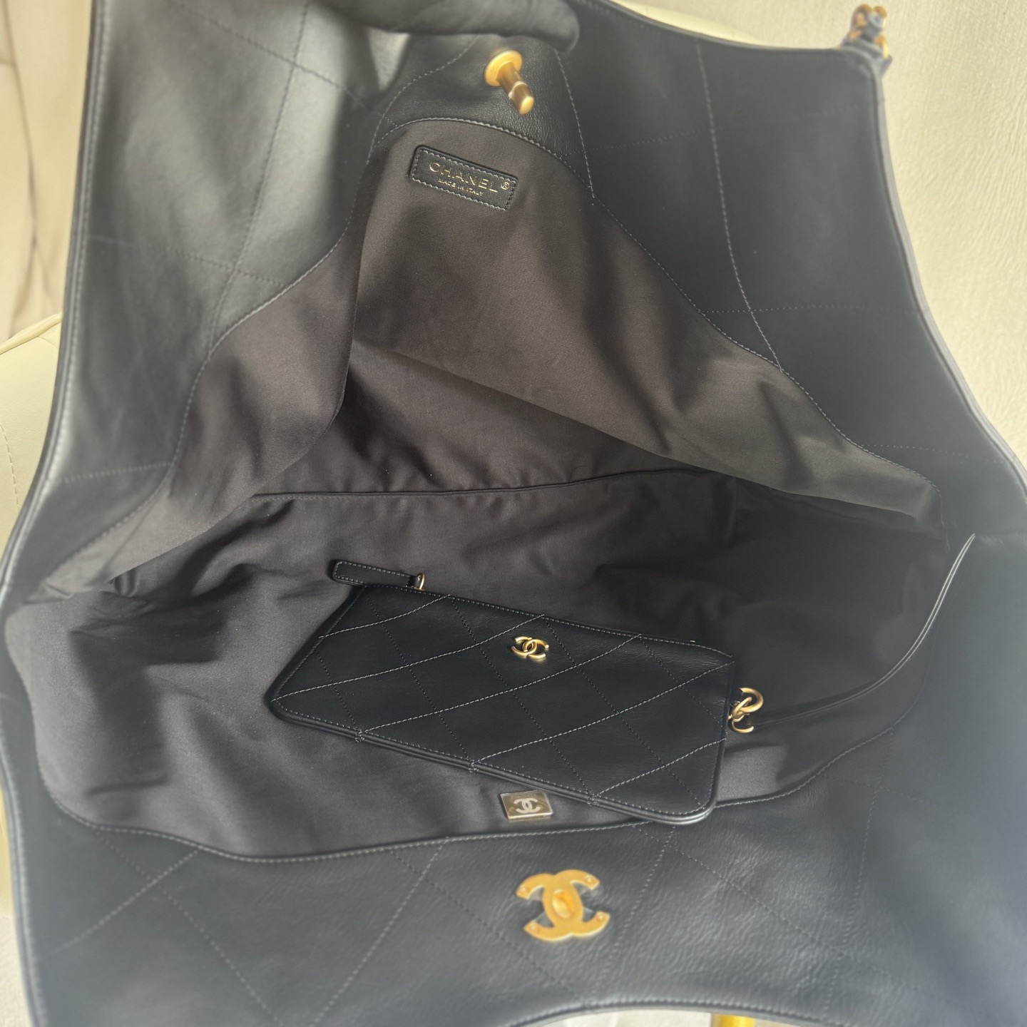 Ch**el Maxi Shopping Bag(HIGH-END GRADE)