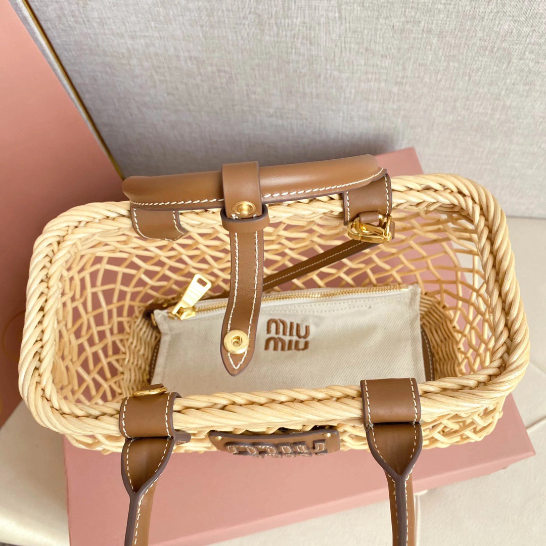 M1um1u Leather-trimmed woven handbag(HIGH-END GRADE)