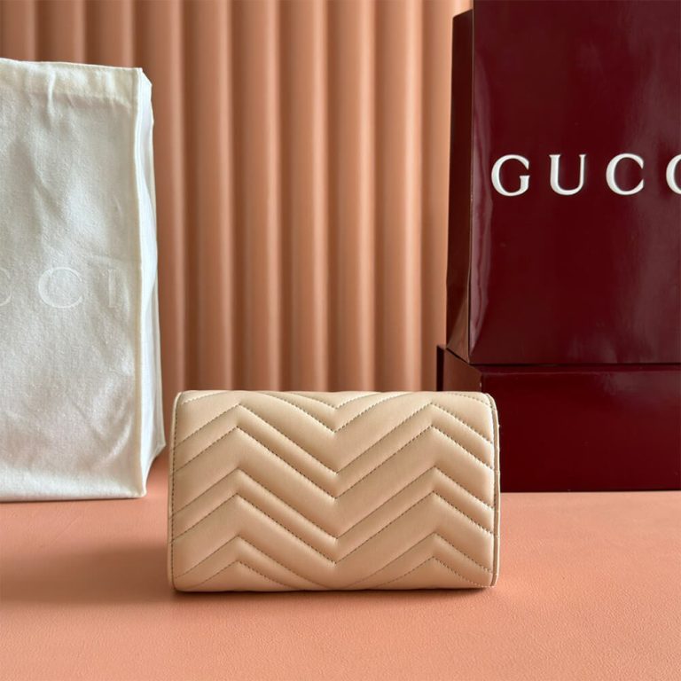 GG Marmont wallet on chain