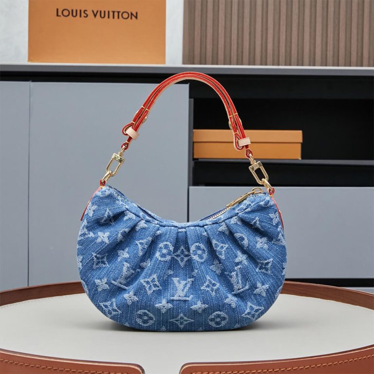 LV Pochette Valley