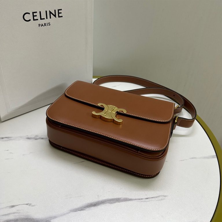 Ce1i*e CLASSIQUE TRIOMPHE BAG in shiny calfskin(HIGH-END GRADE)