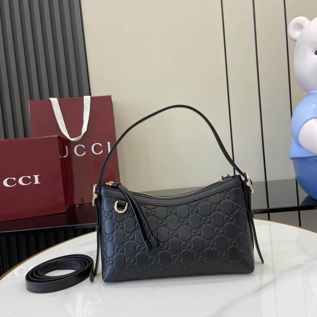 GG Emblem small shoulder bag