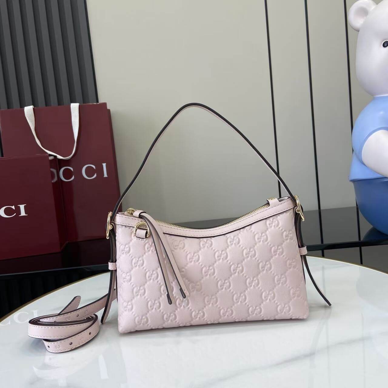 GG Emblem small shoulder bag