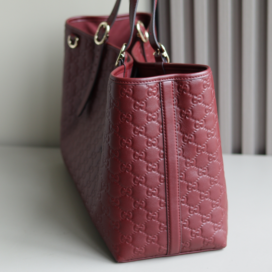 GG Emblem large tote bag