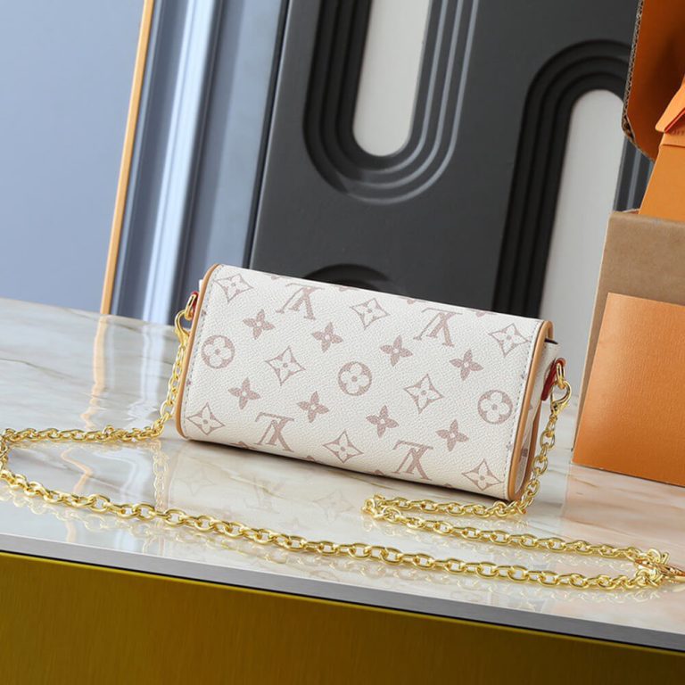 LV Pochette Camille